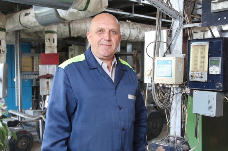 Чтобы успешно работать надо досконально знать свои обязанности В этом уверен оператор котельной Центральная РУП ЖКХ Валерий НаточийХ В